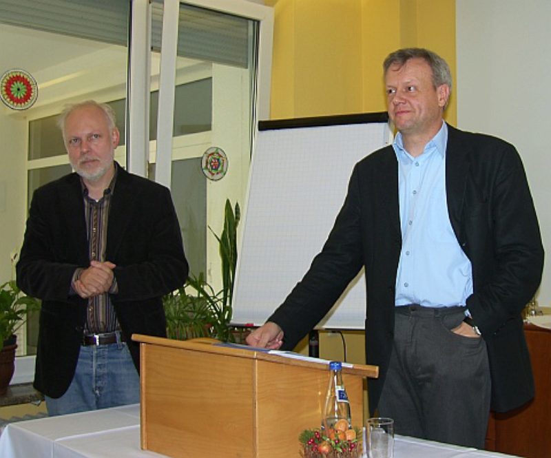 Harald Roth (rechts) und Studienleiter Gustav ...