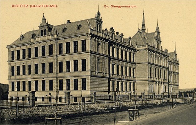 Das neue Gymnasialgebude um 1910. Foto: Sammlung ...