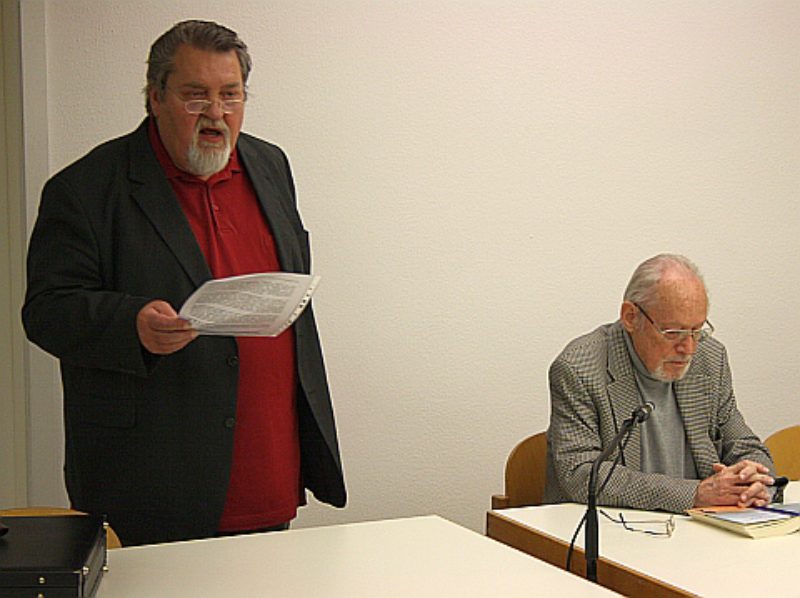 Siegfried Habicher (links) fhrt in das Werk Hans ...