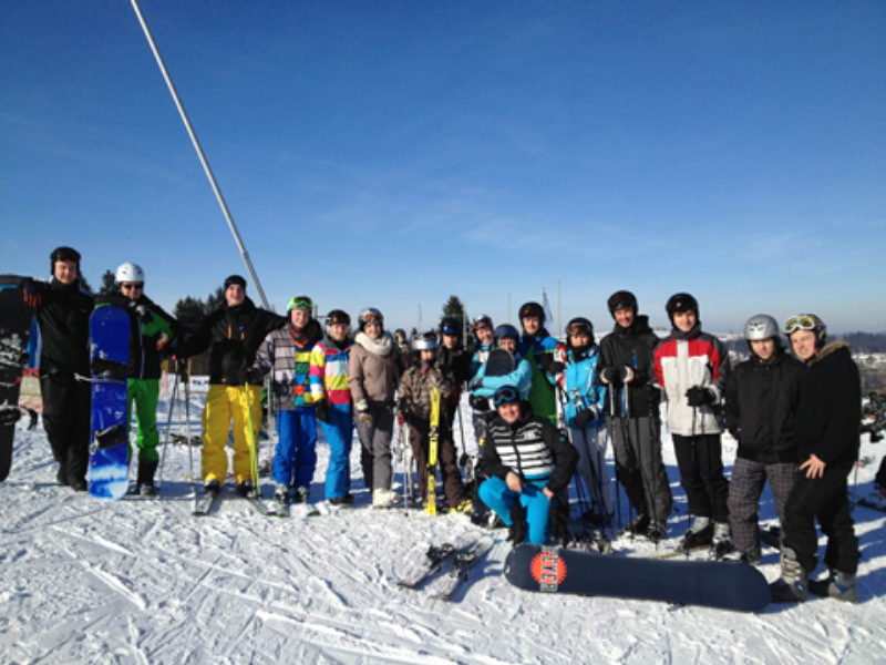 Jugendtanzgruppe Biberach beim Skifahren in ...