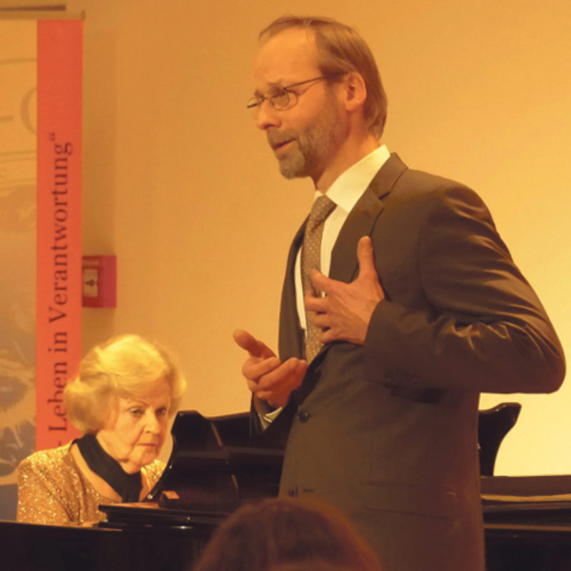 Die Pianistin Christa Schlezak und der Snger ...