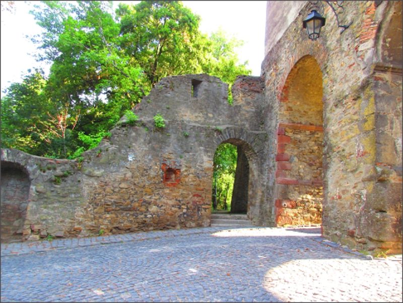 Das „Hintere Tor“ in Schburg, wo die „Lange ...