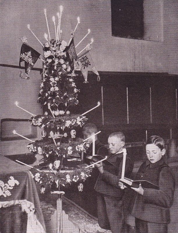 Neppendorfer Lichtert vor dem Altar, 1940, ...