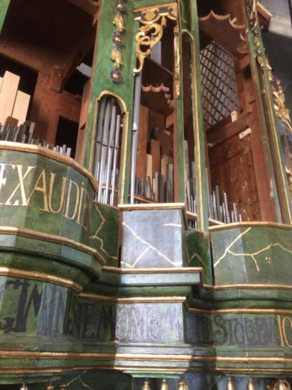 So sieht die historische Orgel in Stolzenburg ...