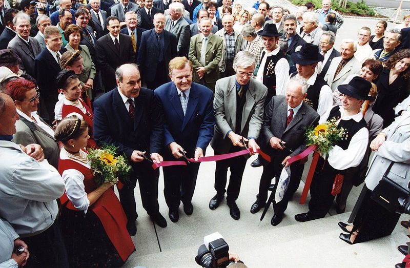 8. Juli 2000: Erffnung mit Ministerprsident ...