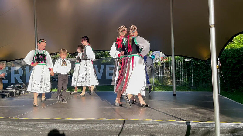 Tanz der Siebenbrgischen Kindertanzgruppe ...