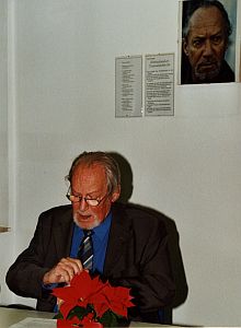 Hans Bergel bei der abschlieenden Literaturlesung am 9. Dezember 2005 im Institut fr deutsche Kultur und Geschichte Sdosteuropas. Foto: Wolfram Schneider