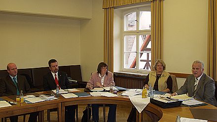 Bundesvorsitzender Volker Drr (Erster von rechts) und die vier Stellvertretenden Bundesvorsitzenden, von links nach rechts: Rainer Lehni, Bernd Farbitius, Doris Hutter und Karin Servatius-Speck. Foto: Siegbert Bruss