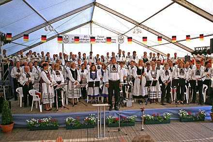 Die Vereinigten Blaskapellen von Nordrhein-Westfalen und Wolfsburg begeisterten bei ihrem 27. Musikerfest in Drabenderhhe. Foto: Christian Melzer