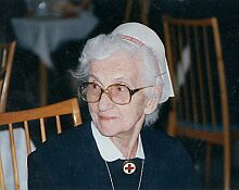 Margarete Kraus wird heute 100 Jahre alt, hier ein Foto von ihrer Verabschiedung aus dem Schwesternhaus in Mnchen 1995.