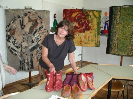 Textilknstlerin Margret Riedl prsentiert ihre Arbeiten in Drabenderhhe. Foto: Christian Melzer