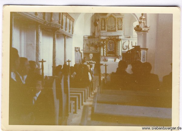 Innenansicht der Felldorfer Kirche 1964