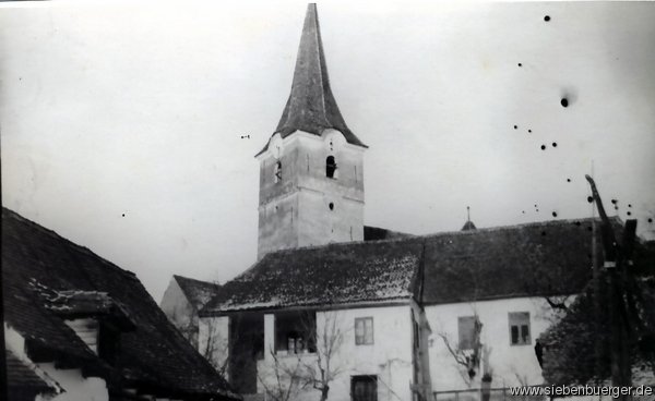 Die Kirche und das Pfarrhaus von Felldorf ca.im Jahr 1920/30
