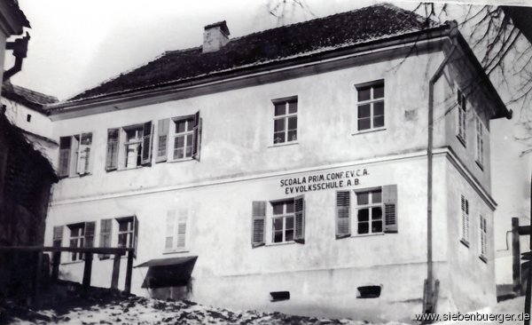 Die Felldorfer Schule ca .um 1920