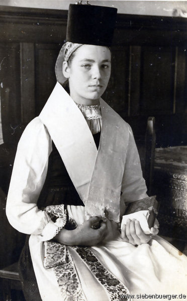 Sofia Schmidt geborene Rmer mit 14 Jahren,im Jahr 1944